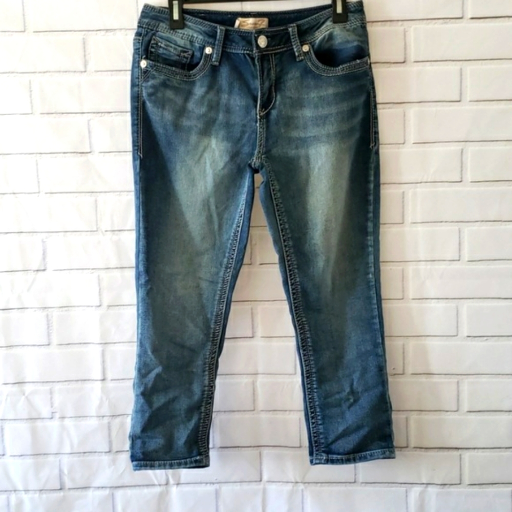 Seven7 blue Jeans capris size 10